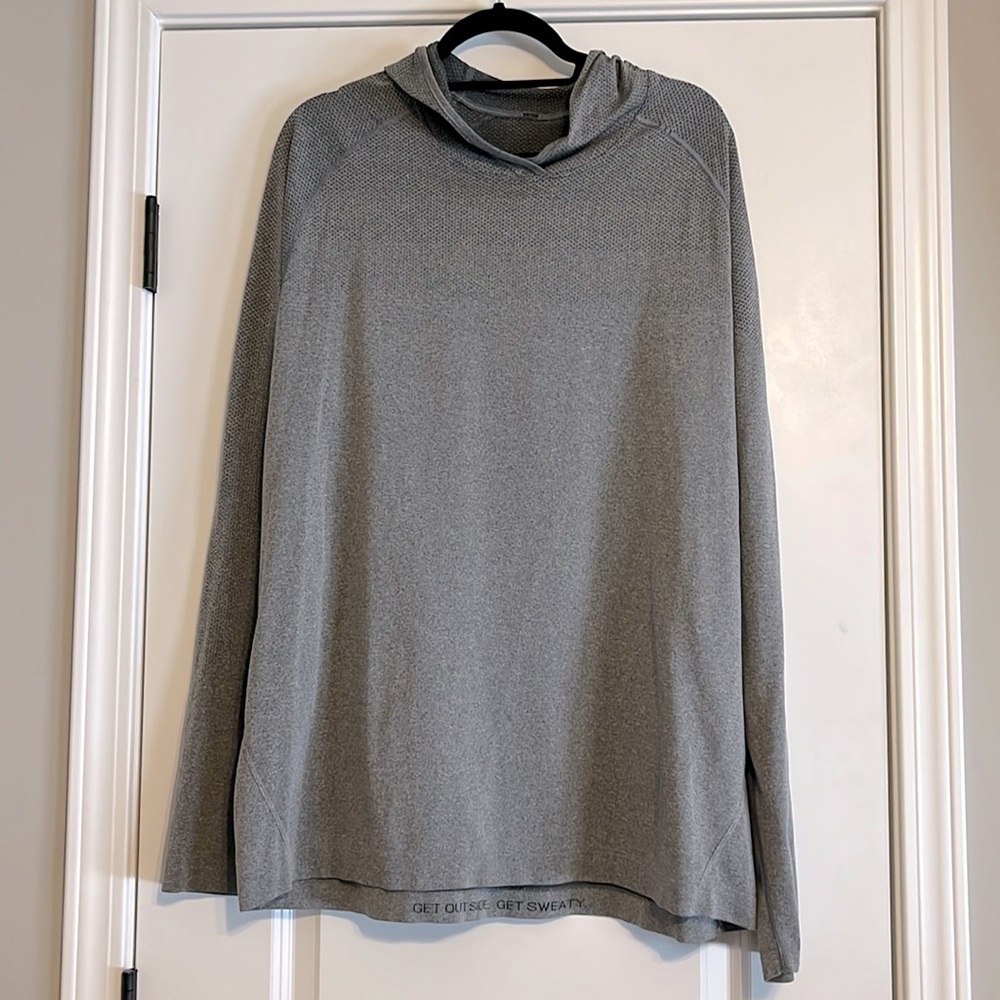 Men’s LuLuLemon breathable hooded performance sweatshirt in dark grey